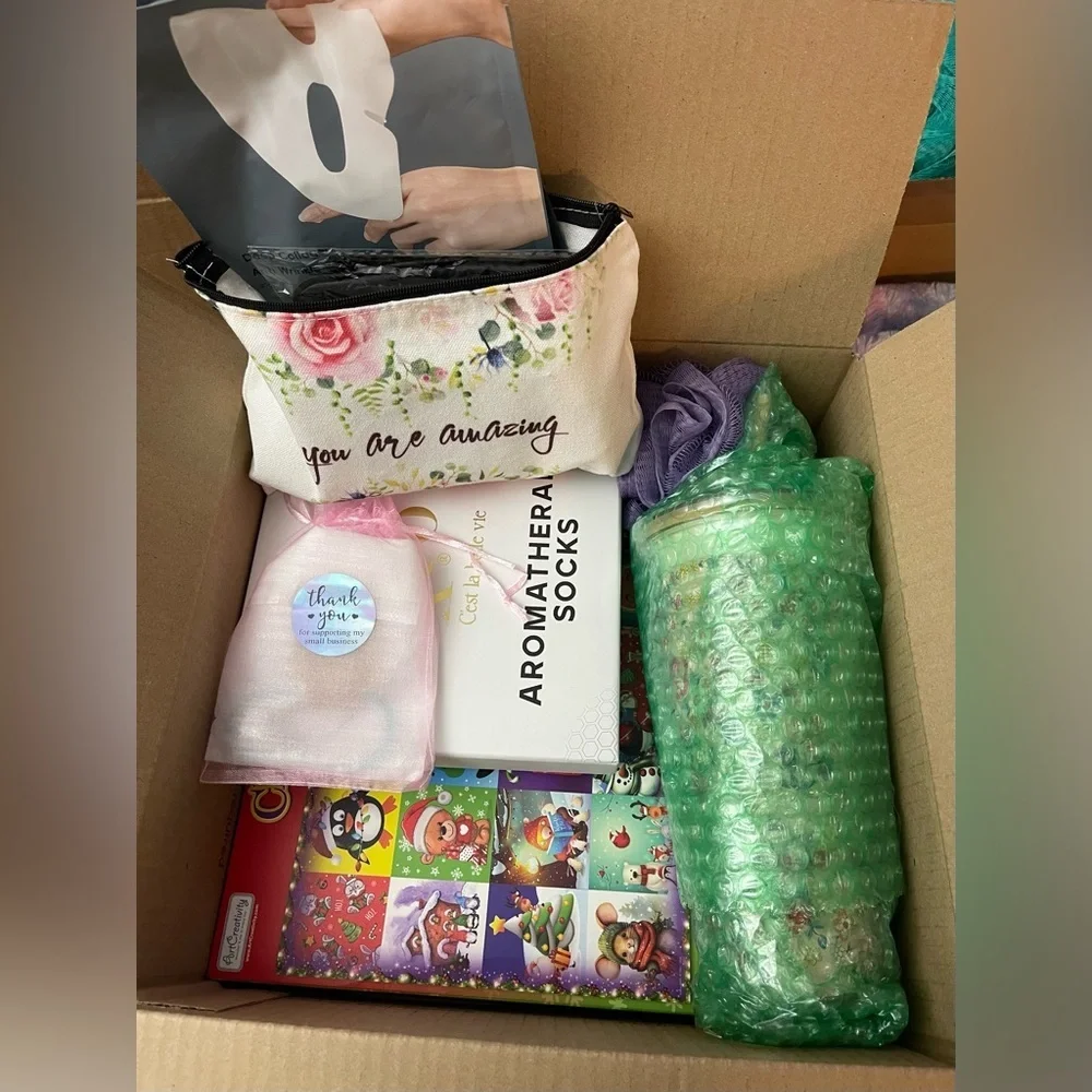 LARGE Amazon BEAUTY Box, Brand NEW 📦 🔥 NO JUNK, NO used products, 5 ⭐️ rating! - Picture 7 of 16
